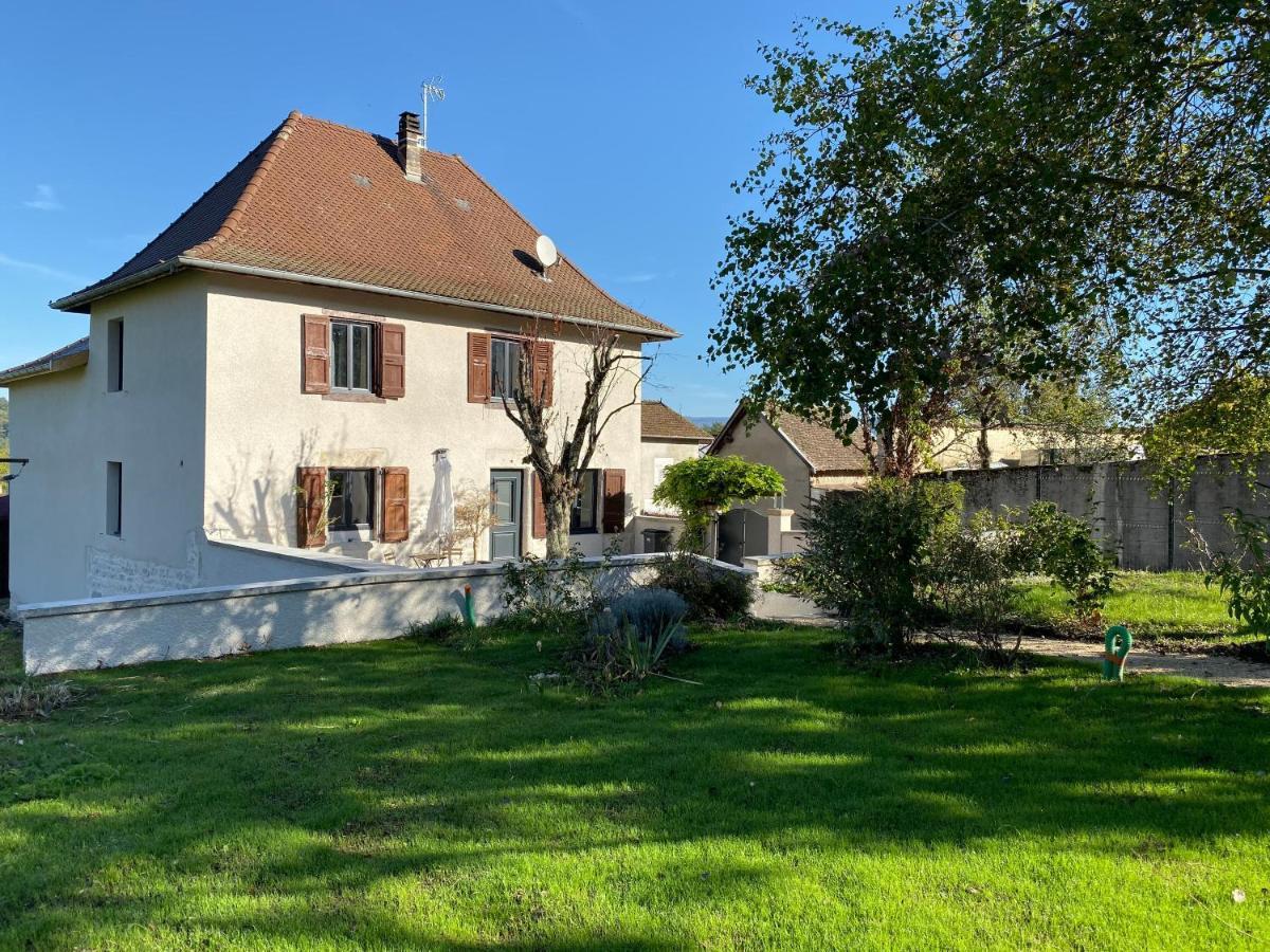 Les Villas Du Domaine De Suzel Vignieu Exteriör bild