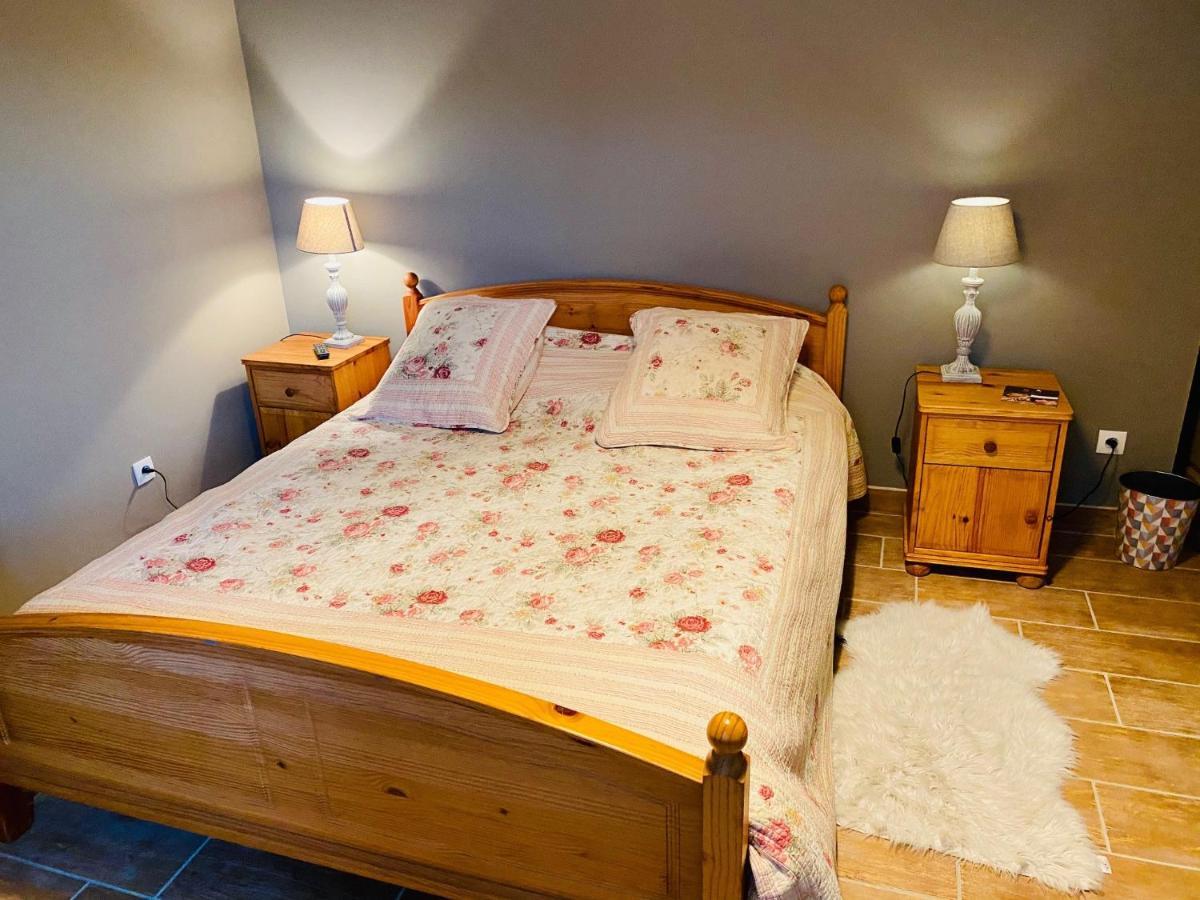 Les Villas Du Domaine De Suzel Vignieu Exteriör bild