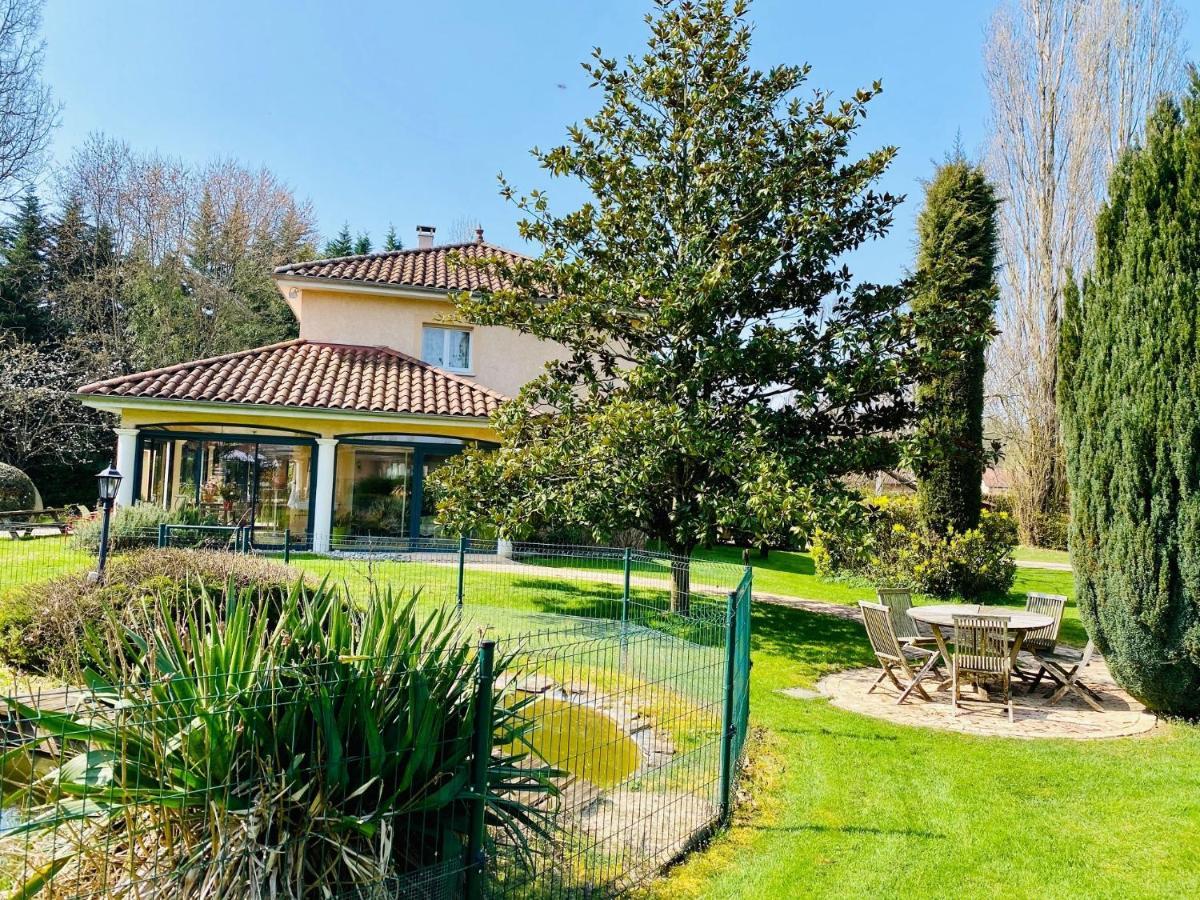 Les Villas Du Domaine De Suzel Vignieu Exteriör bild