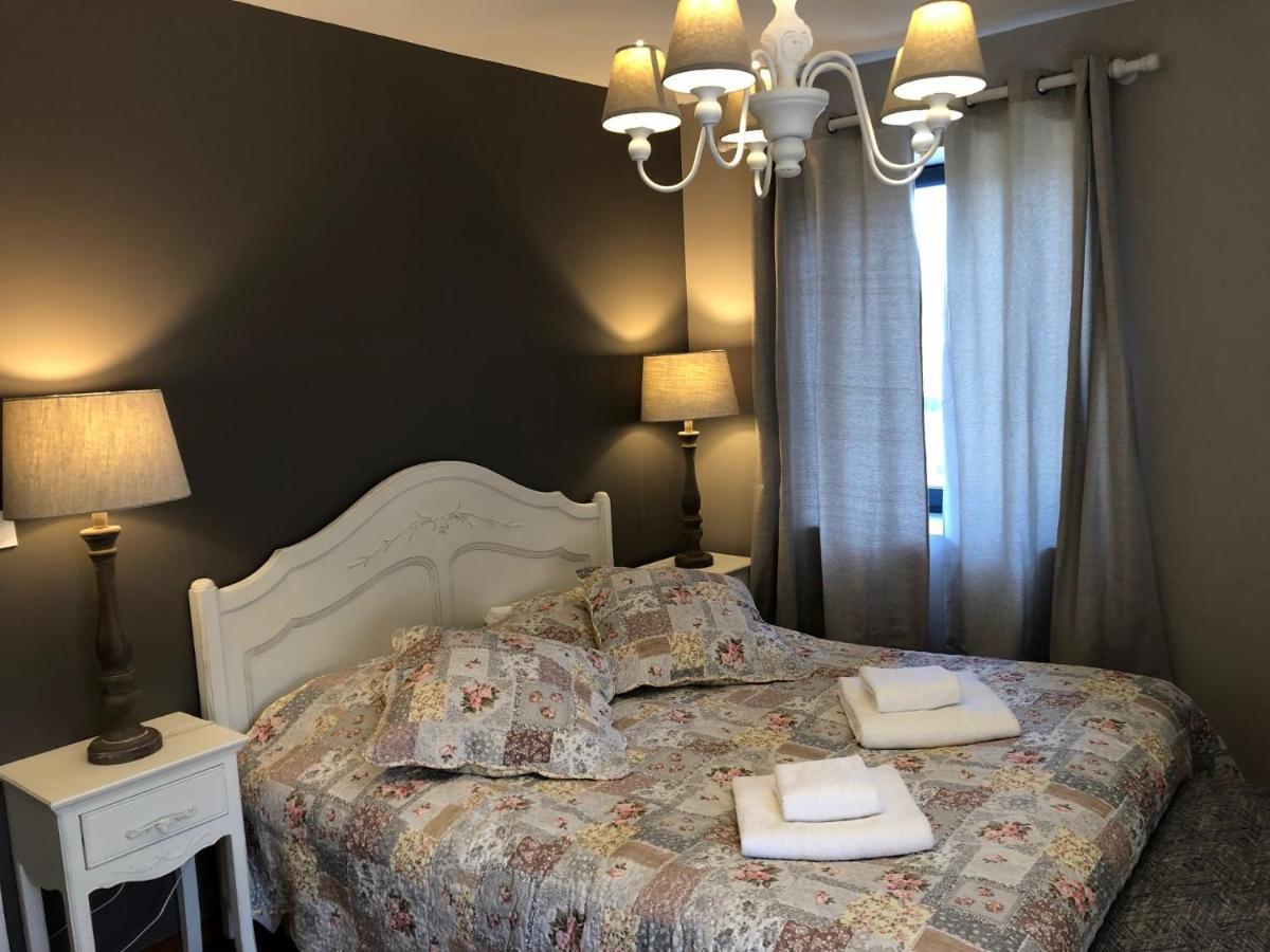 Les Villas Du Domaine De Suzel Vignieu Exteriör bild