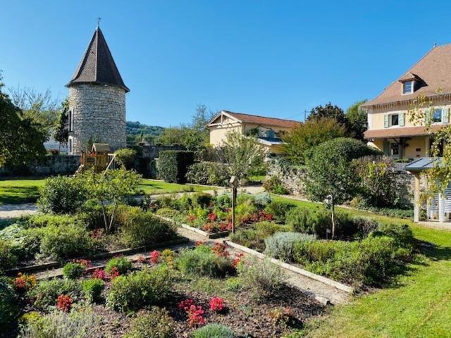 Les Villas Du Domaine De Suzel Vignieu Exteriör bild